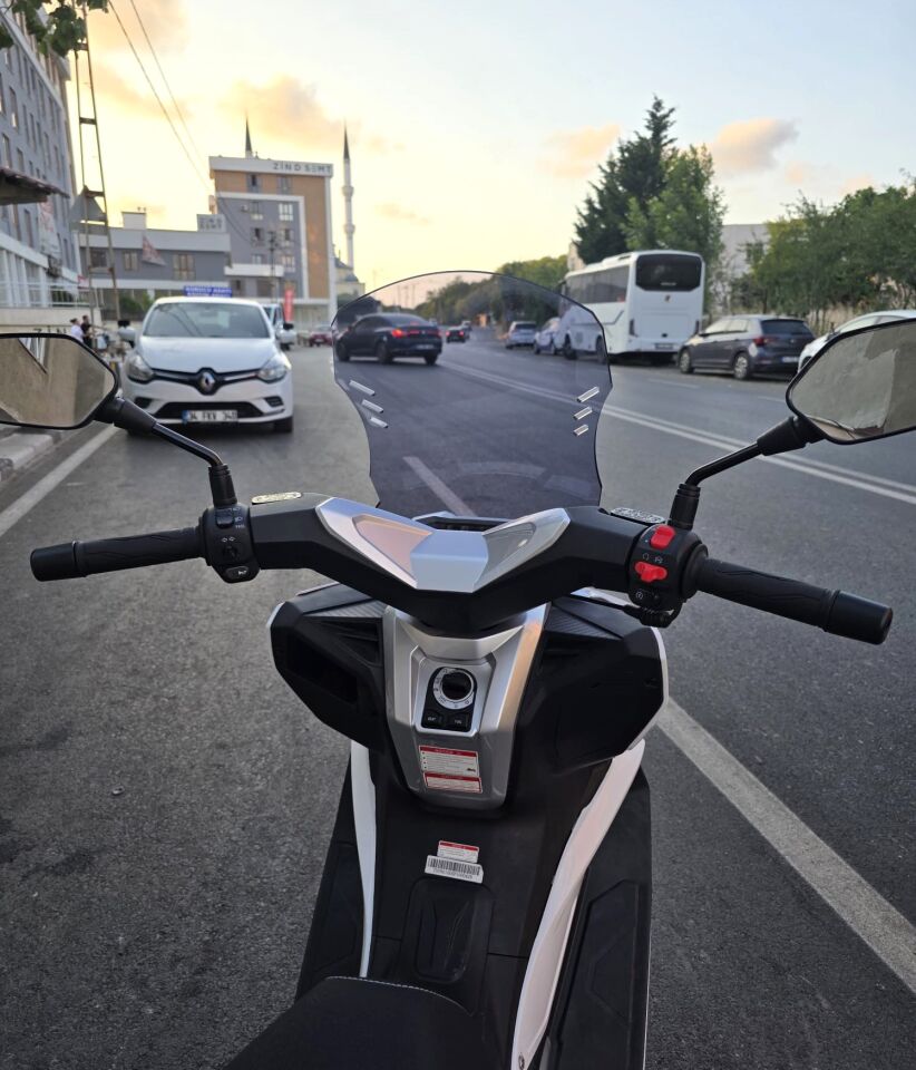 MOTOCAM RKS Vieste 249 Ön Cam 2022-2026 Model 55cm Füme Renkli 4mm KISA