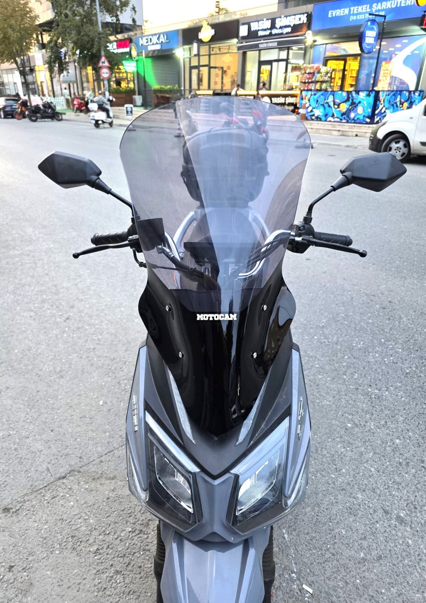 MOTOCAM Altai F3 Max Ön Cam 2024-2026 Model 63cm Füme Renkli 4mm