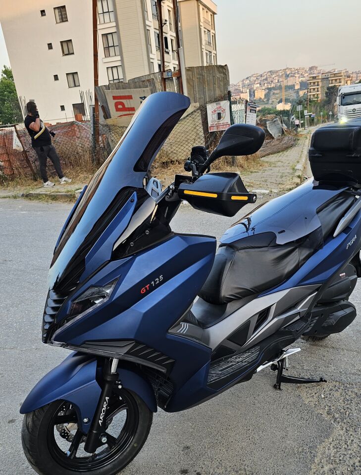 MOTOCAM Arora GT 125 Ön Cam 2023-2026 Model 83cm Siyah Renkli 4mm UZUN