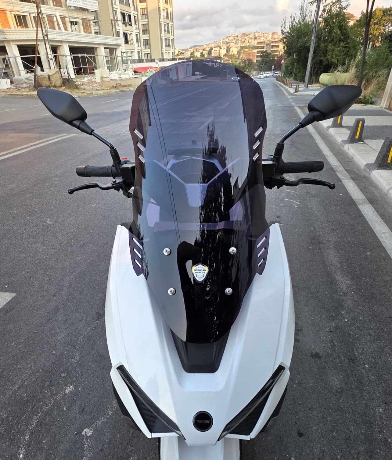 MOTOCAM RKS Vieste 249 Ön Cam 2022-2026 Model 55cm Siyah Renkli 4mm KISA