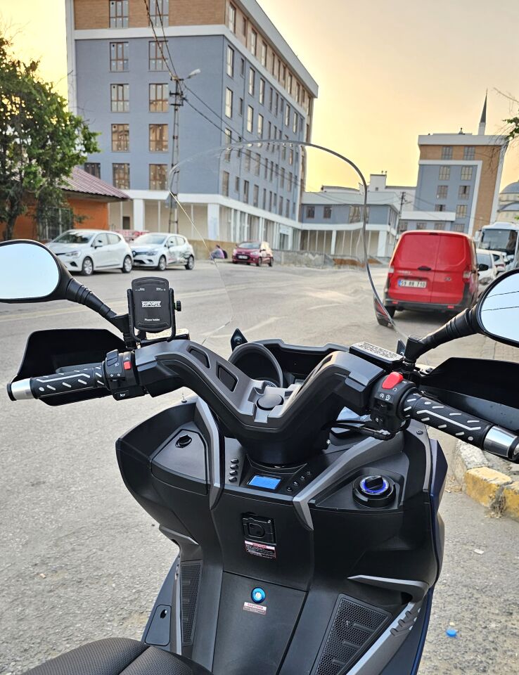 MOTOCAM Arora GT 125 Ön Cam 2023-2026 Model 83cm Şeffaf Renkli 4mm UZUN