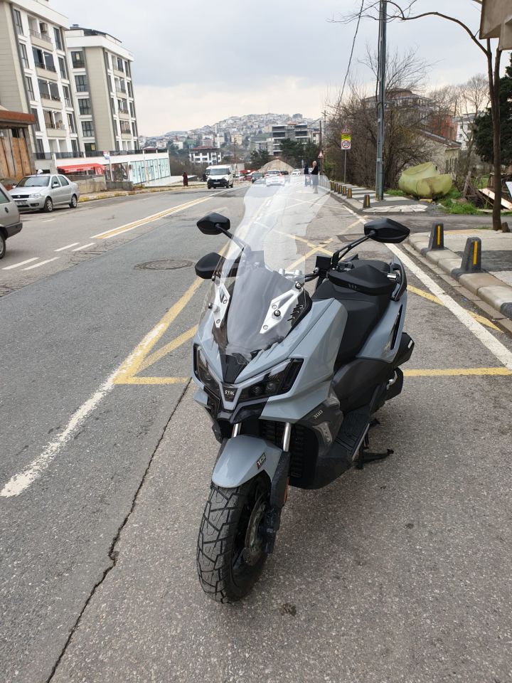 Sym Adx 300 Ön Cam 2024-2025 Model 75 CM - Şeffaf Renkli