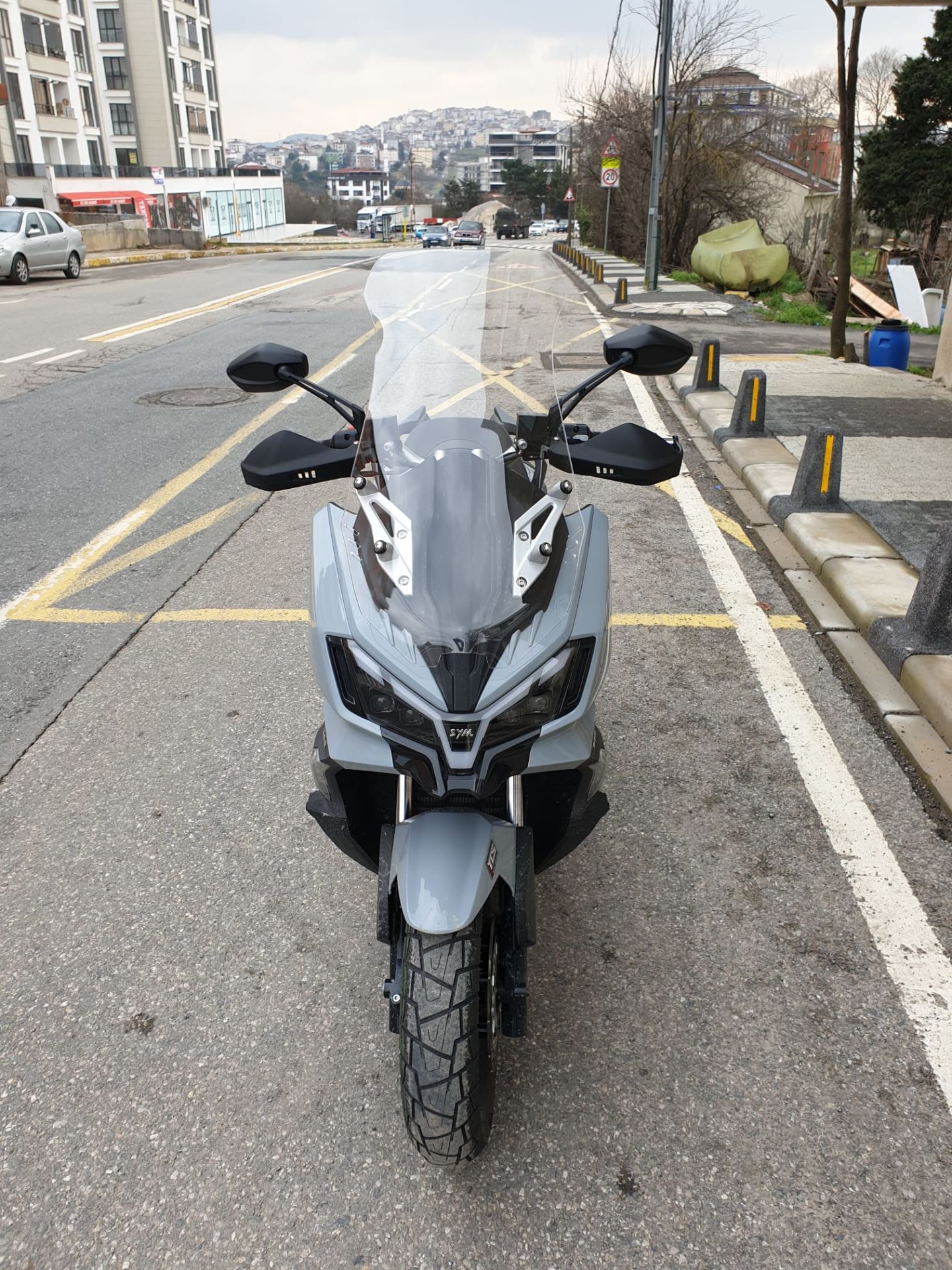 Sym Adx 300 Ön Cam 2024-2025 Model 75 CM - Şeffaf Renkli