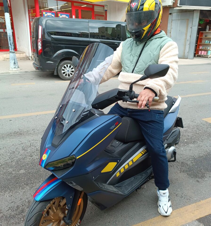 MOTOCAM RKS Vieste 249 Ön Cam 2022-2026 Model 65cm Füme Renkli 4mm ORTA BOYLU