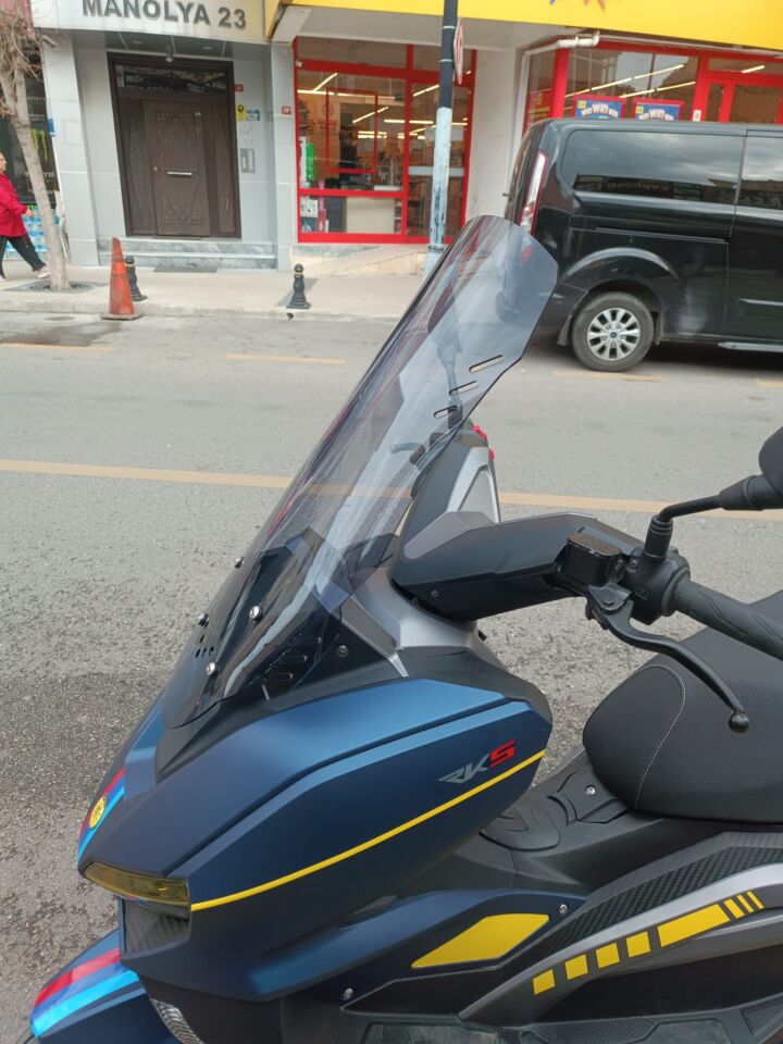 MOTOCAM RKS Vieste 249 Ön Cam 2022-2026 Model 65cm Füme Renkli 4mm ORTA BOYLU