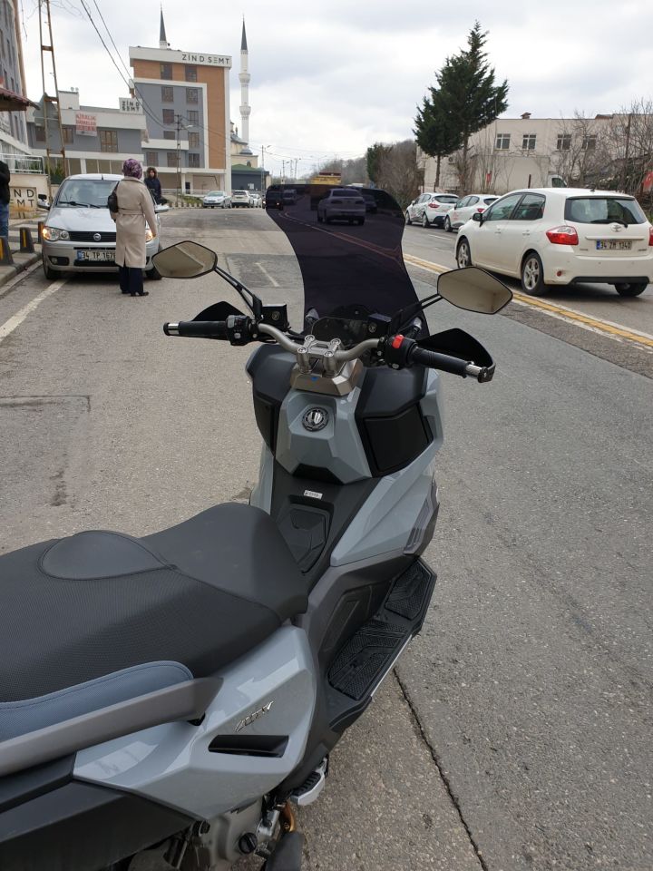 Sym Adx 300 Ön Cam 2024-2025 Model 65 CM - Siyah Renkli