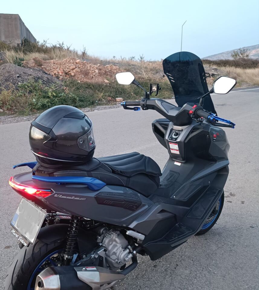 MOTOCAM RKS Vieste 249 Ön Cam 2022-2026 Model 65cm Siyah Renkli 4mm ORTA BOYLU
