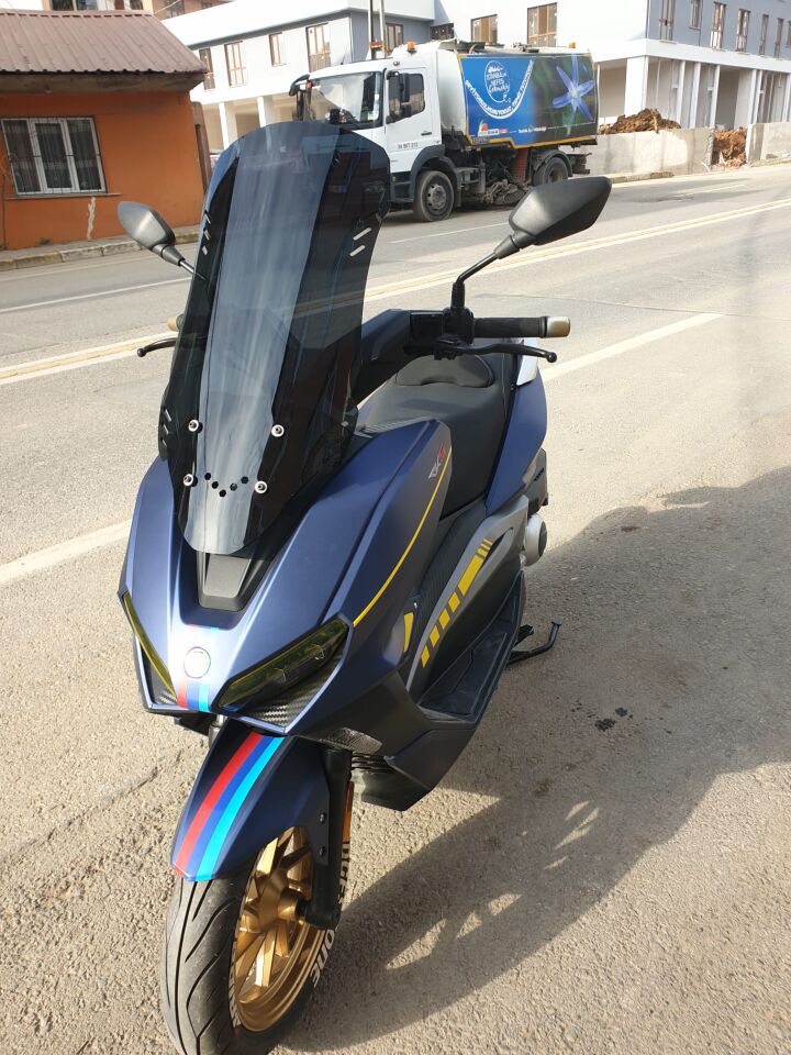 MOTOCAM RKS Vieste 249 Ön Cam 2022-2026 Model 65cm Siyah Renkli 4mm ORTA BOYLU