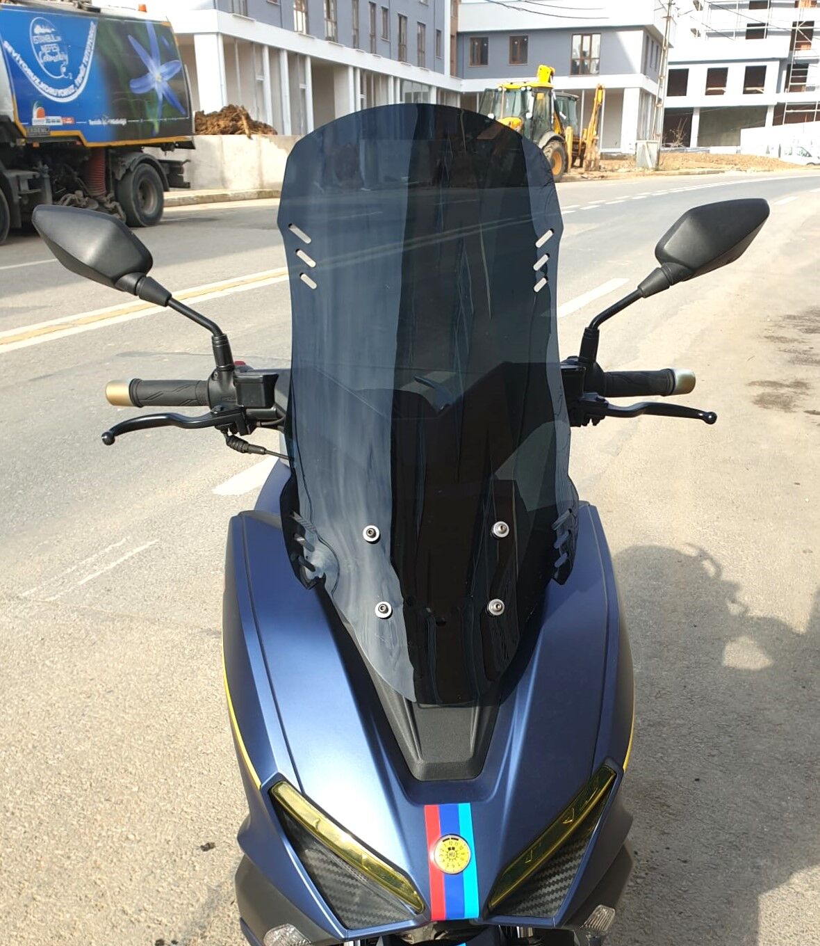 MOTOCAM RKS Vieste 249 Ön Cam 2022-2026 Model 65cm Siyah Renkli 4mm ORTA BOYLU