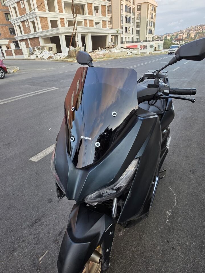 MOTOCAM Arora Max PRO 125 Ön Cam 2023-2026 Model 43cm Siyah Renkli 4mm SPORTİF