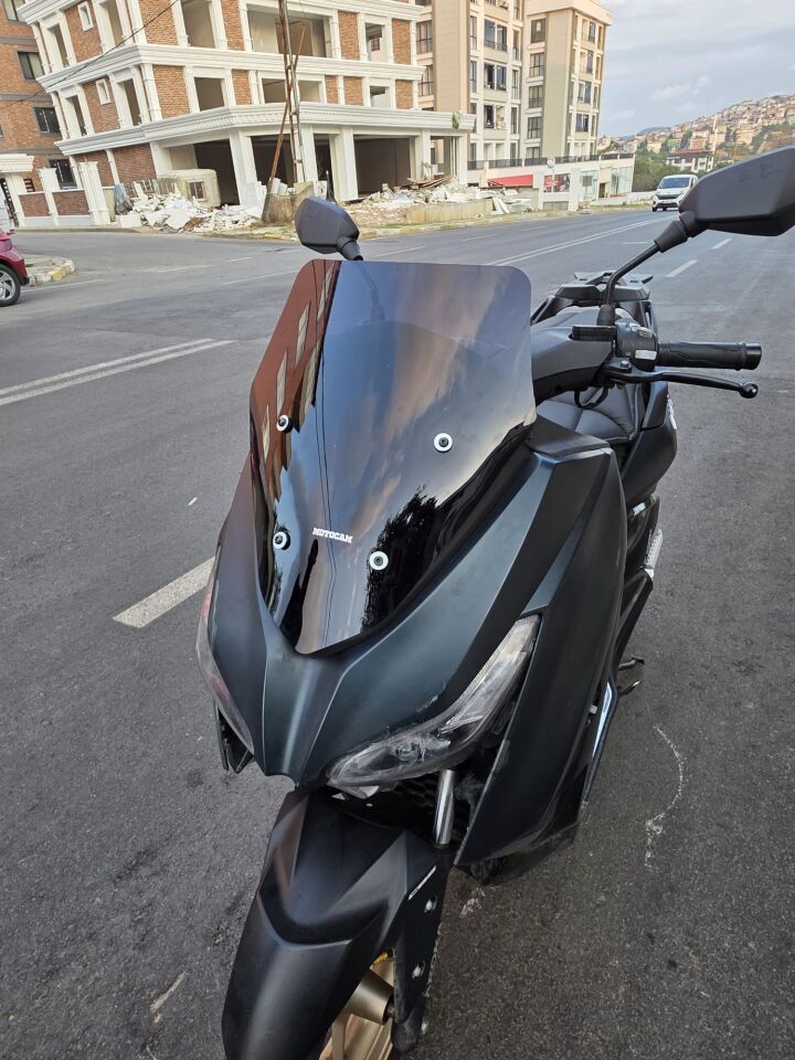 MOTOCAM Arora Max PRO 125 Ön Cam 2023-2026 Model 43cm Siyah Renkli 4mm SPORTİF