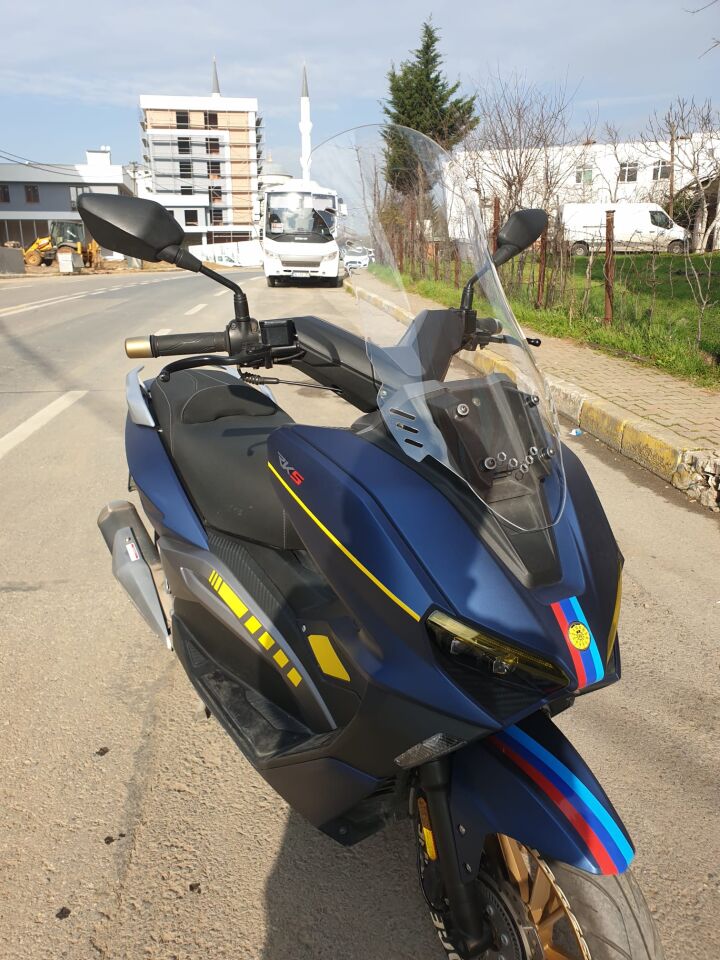 MOTOCAM RKS Vieste 249 Ön Cam 2022-2026 Model 65cm Şeffaf Renkli 4mm ORTA BOYLU