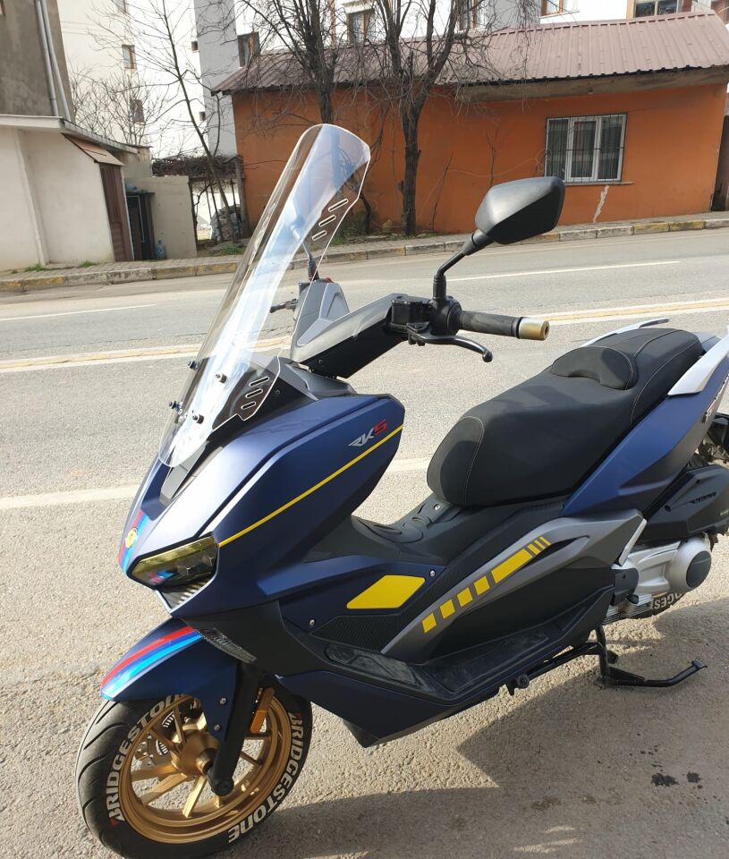 MOTOCAM RKS Vieste 249 Ön Cam 2022-2026 Model 65cm Şeffaf Renkli 4mm ORTA BOYLU