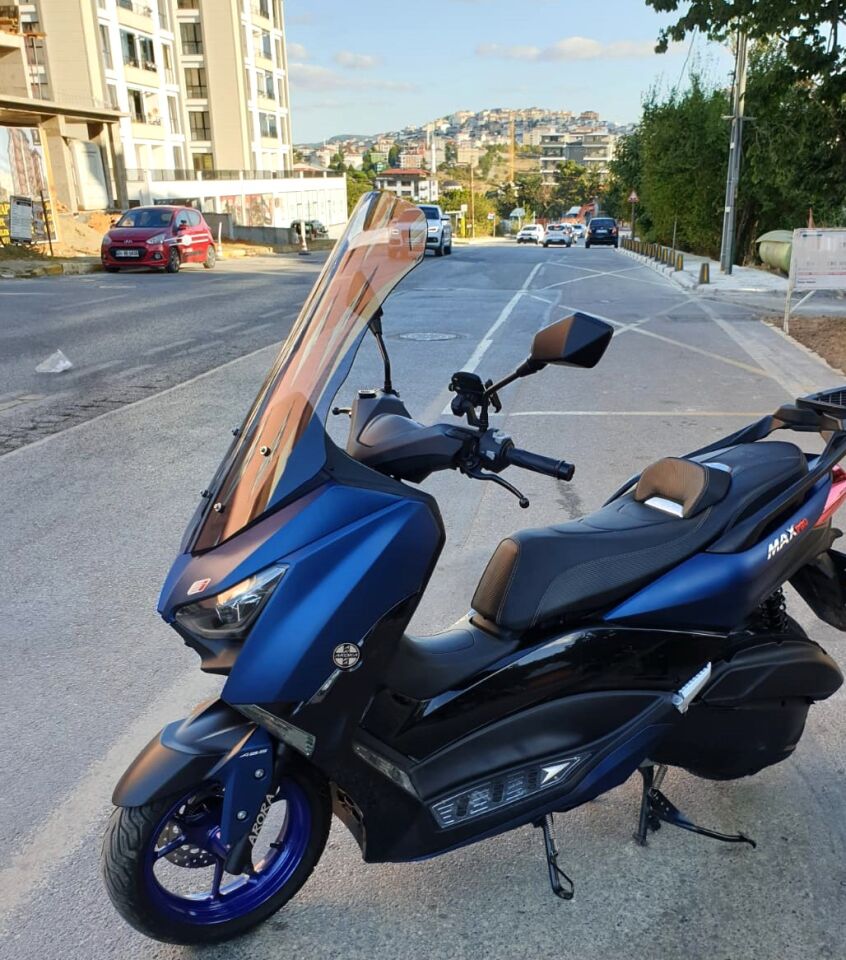 MOTOCAM Arora Max PRO 125 Ön Cam 2023-2026 Model 65cm Füme Renkli 4mm ORTA BOYLU