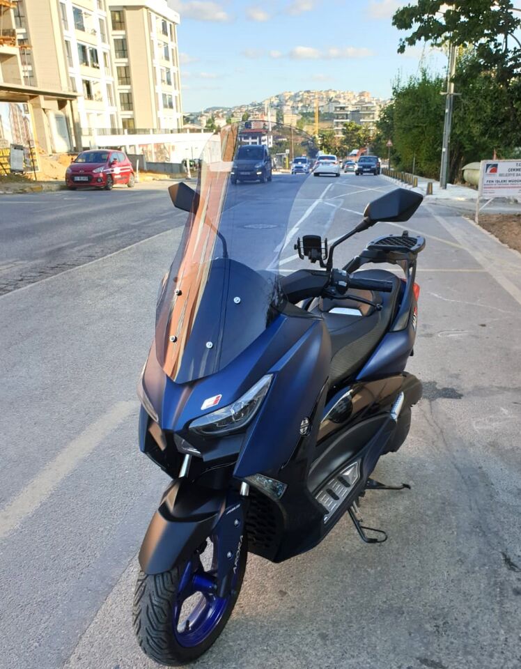 MOTOCAM Arora Max PRO 125 Ön Cam 2023-2026 Model 65cm Füme Renkli 4mm ORTA BOYLU