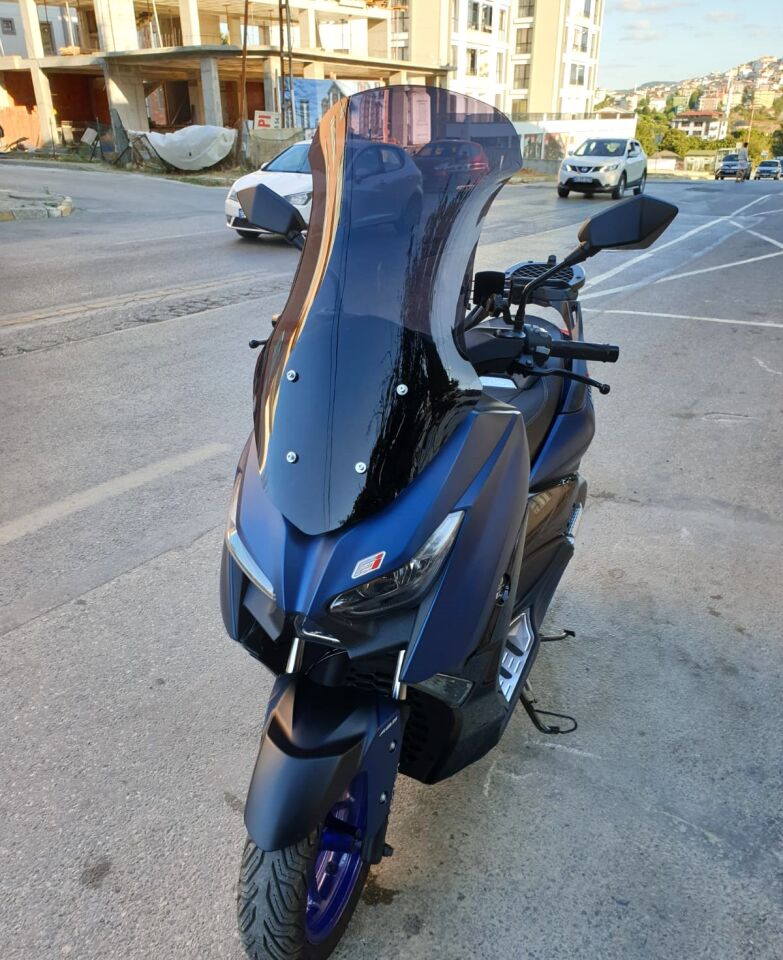 MOTOCAM Arora Max PRO 125 Ön Cam 2023-2026 Model 65cm Siyah Renkli 4mm ORTA BOYLU