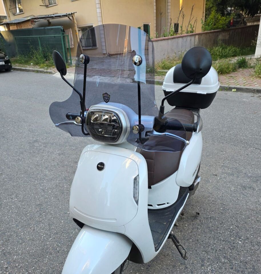 MOTOCAM RKS VPS 125 Ön Cam 2022-2026 Model 42cm Füme Renkli 4mm Elcikli APARATSIZ