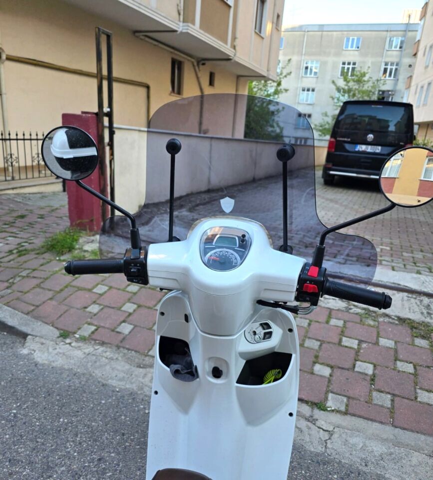 MOTOCAM RKS VPS 125 Ön Cam 2022-2026 Model 42cm Füme Renkli 4mm Elcikli APARATSIZ