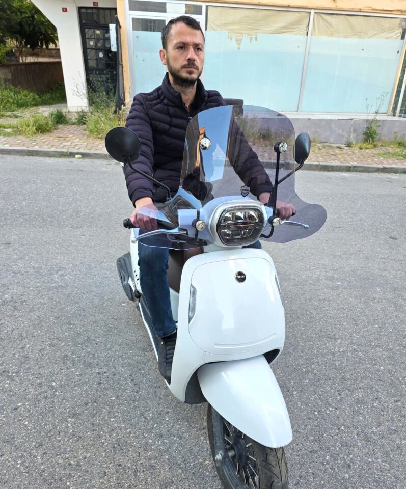 MOTOCAM RKS VPS 125 Ön Cam 2022-2026 Model 42cm Füme Renkli 4mm Elcikli APARATSIZ
