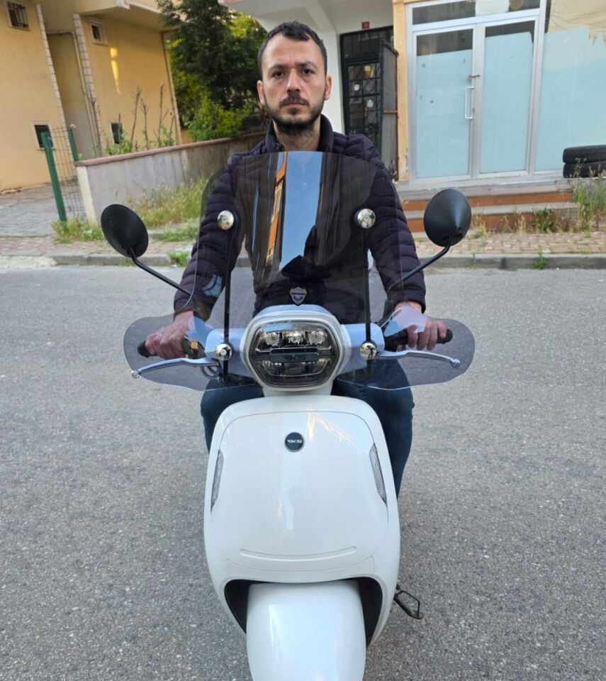 MOTOCAM RKS VPS 125 Ön Cam 2022-2026 Model 42cm Füme Renkli 4mm Elcikli APARATSIZ