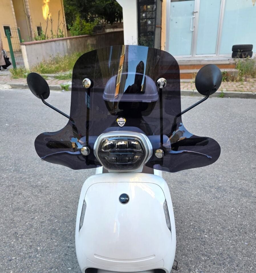MOTOCAM RKS VPS 125 Ön Cam 2022-2026 Model 42cm Siyah Renkli 4mm Elcikli APARATSIZ