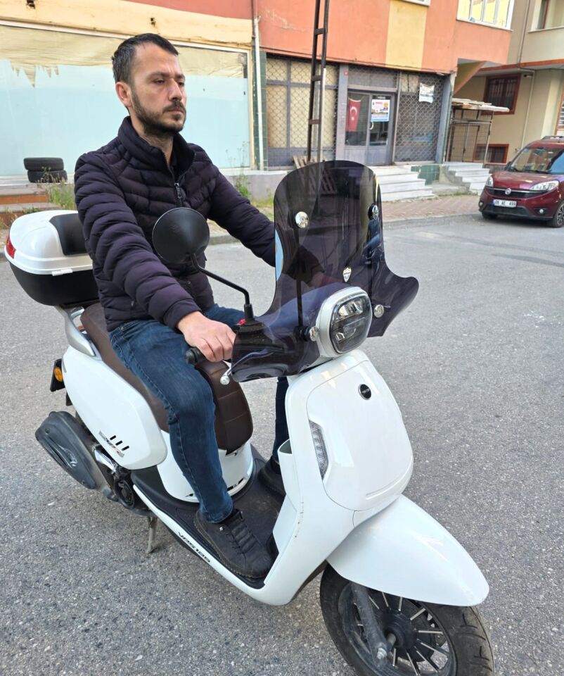 MOTOCAM RKS VPS 125 Ön Cam 2022-2026 Model 42cm Siyah Renkli 4mm Elcikli APARATSIZ