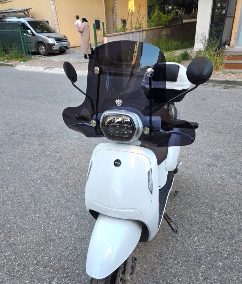 MOTOCAM RKS VPS 125 Ön Cam 2022-2026 Model 42cm Siyah Renkli 4mm Elcikli APARATSIZ
