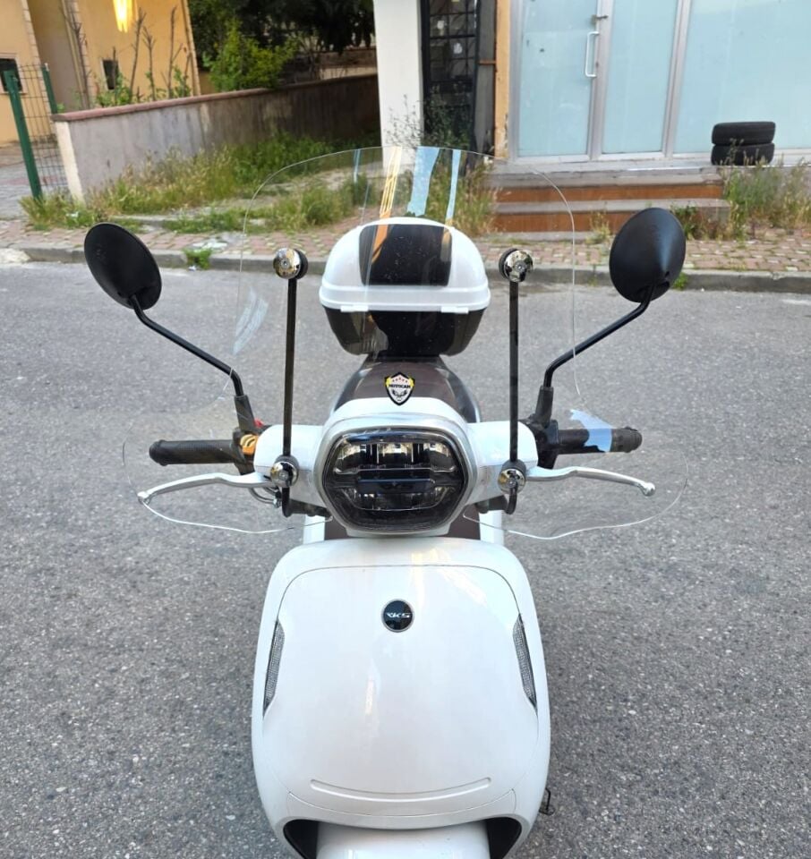 MOTOCAM RKS VPS 125 Ön Cam 2022-2026 Model 42cm Şeffaf Renkli 4mm Elcikli APARATSIZ