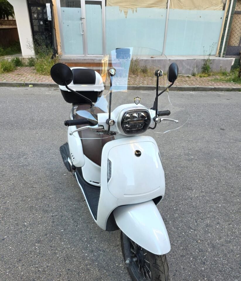 MOTOCAM RKS VPS 125 Ön Cam 2022-2026 Model 42cm Şeffaf Renkli 4mm Elcikli APARATSIZ