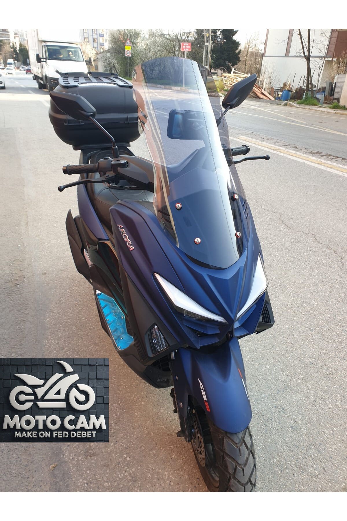 MOTOCAM Arora Max T Ön Cam 2022-2026 Model 55cm Füme Renkli 4mm KISA