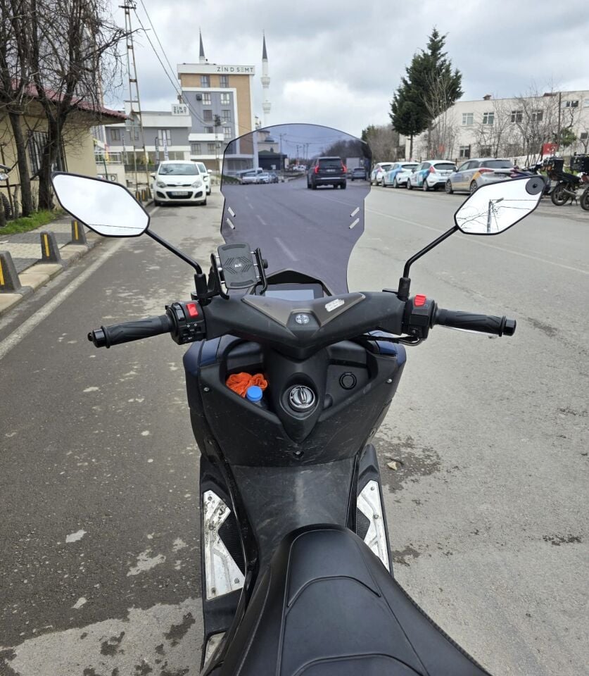 MOTOCAM Arora Max T Ön Cam 2022-2026 Model 65cm Füme Renkli 4mm ORTA BOYLU