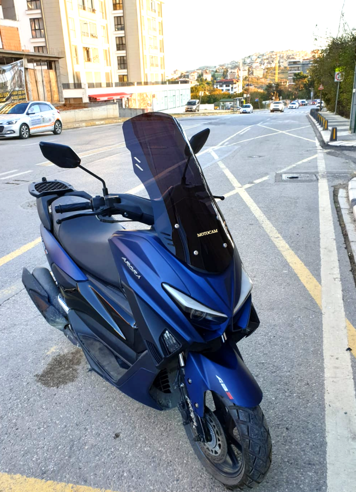 MOTOCAM Arora Max T Ön Cam 2022-2026 Model 65cm Siyah Renkli 4mm ORTA BOYLU