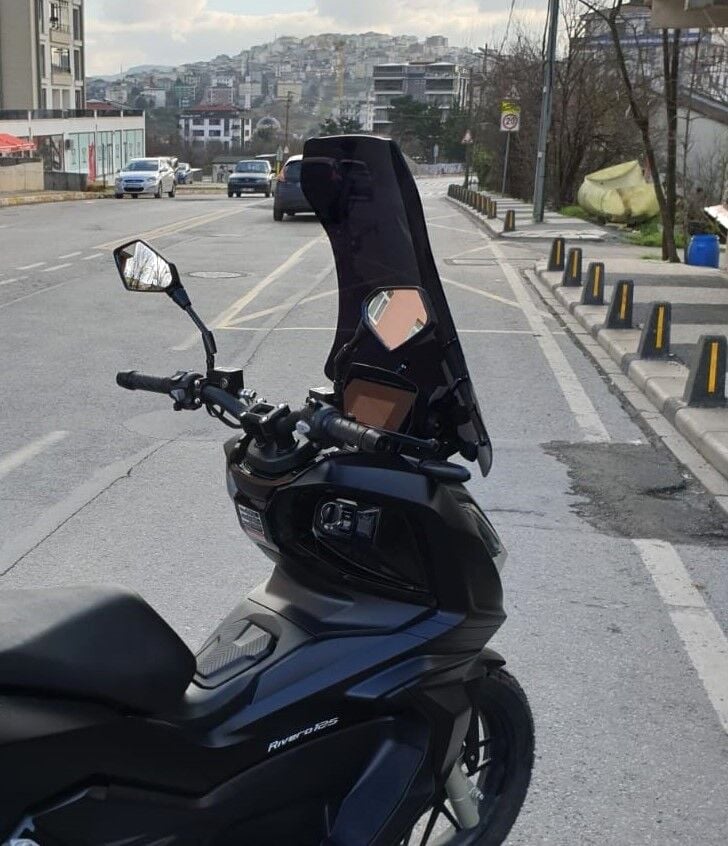 MOTOCAM Salcano Wind 150 Ön Cam 2023-2026 Model 68cm Siyah Renkli 4mm