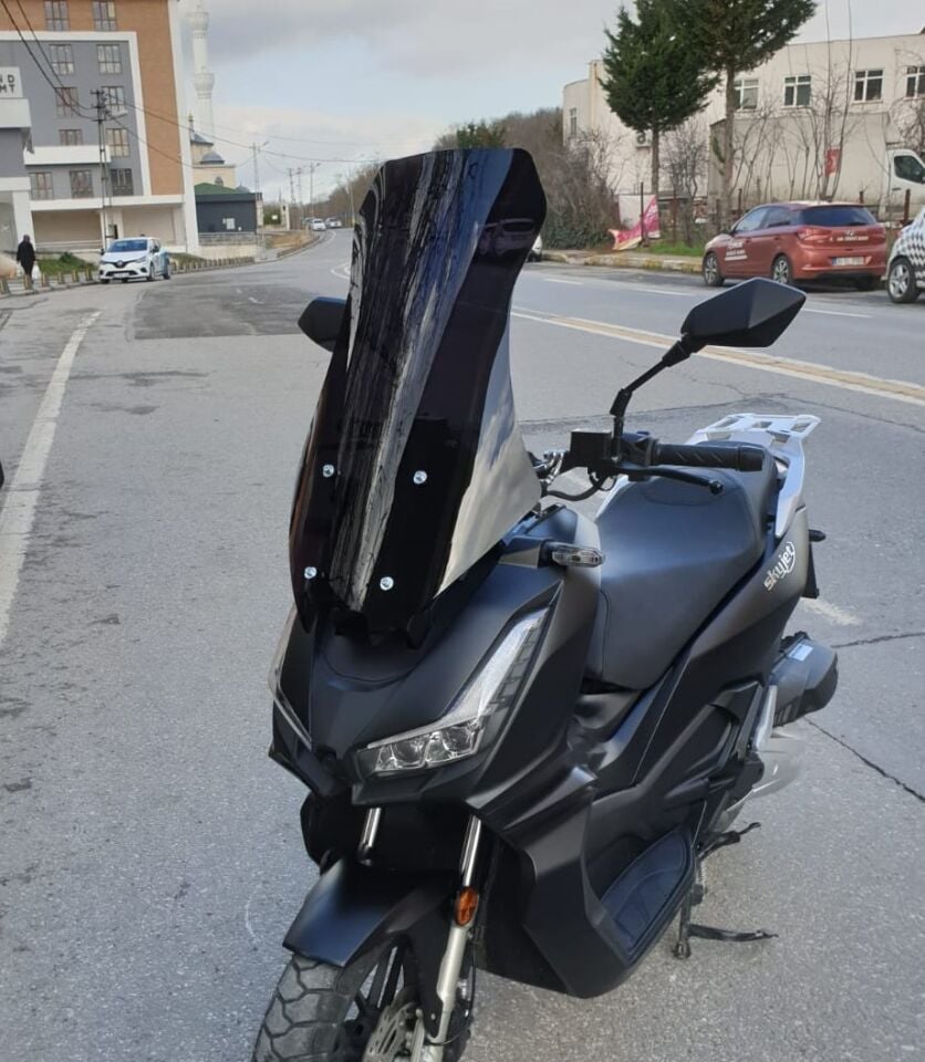 MOTOCAM Salcano Wind 150 Ön Cam 2023-2026 Model 68cm Siyah Renkli 4mm