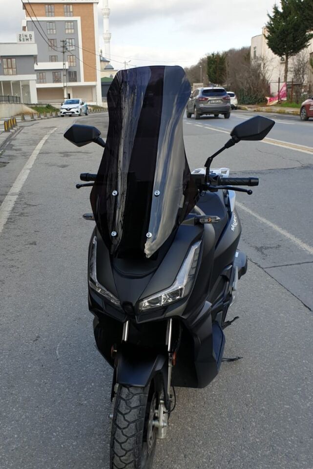 MOTOCAM Salcano Wind 150 Ön Cam 2023-2026 Model 68cm Siyah Renkli 4mm