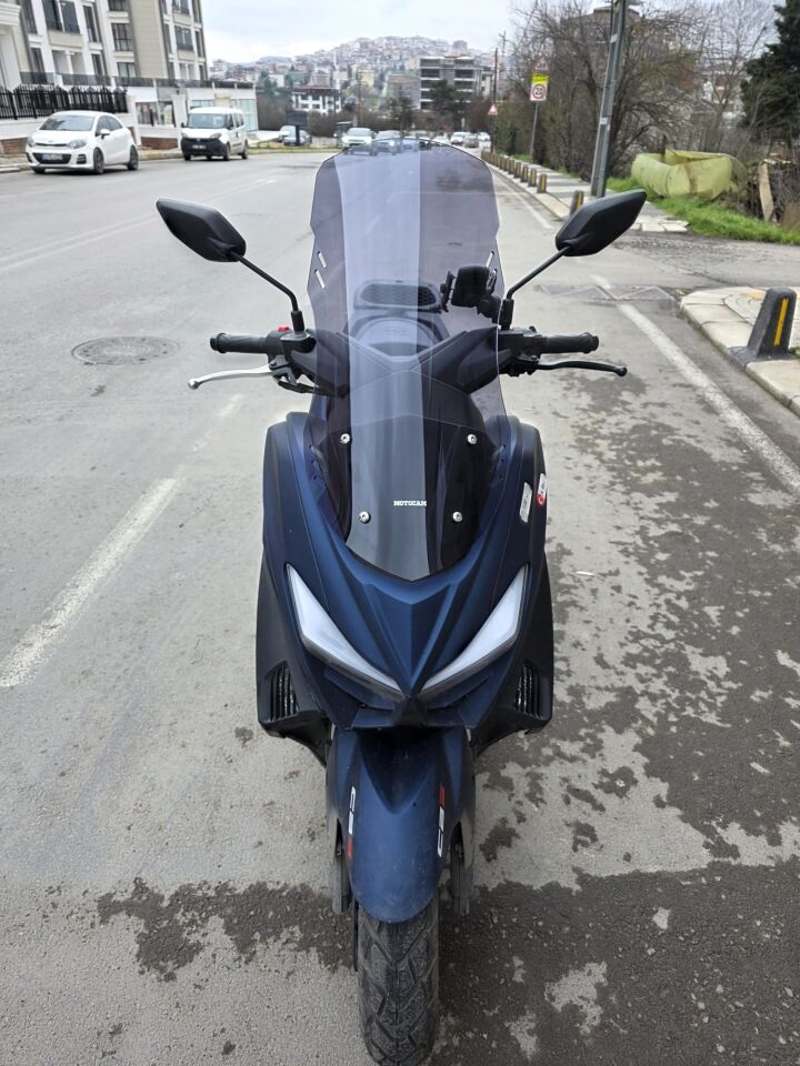 MOTOCAM Arora Max T Ön Cam 2022-2026 Model 75cm Füme Renkli 4mm UZUN