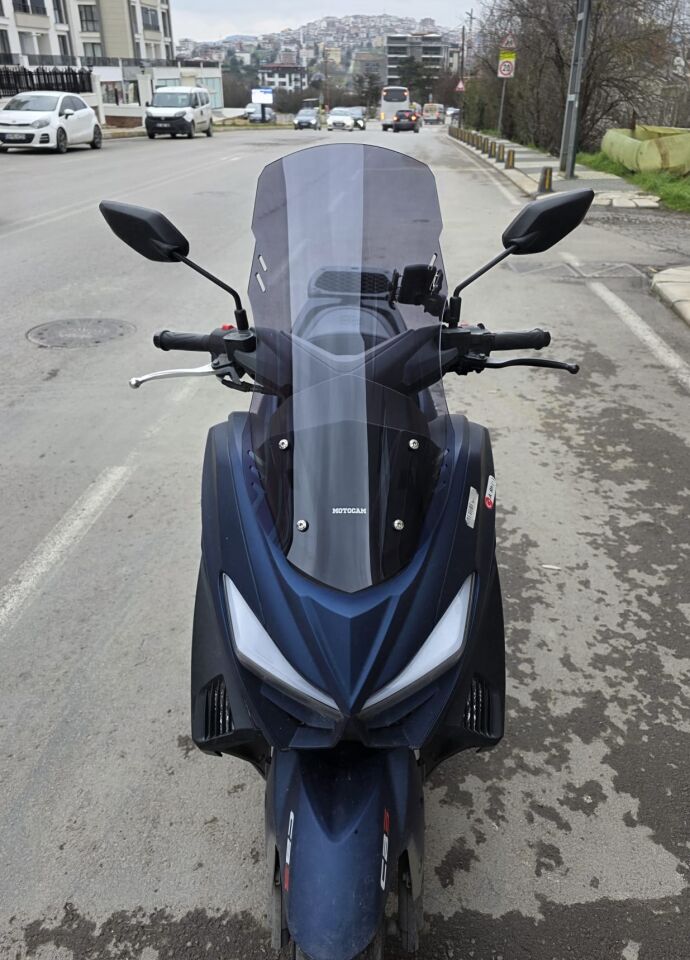 MOTOCAM Arora Max T Ön Cam 2022-2026 Model 75cm Füme Renkli 4mm UZUN