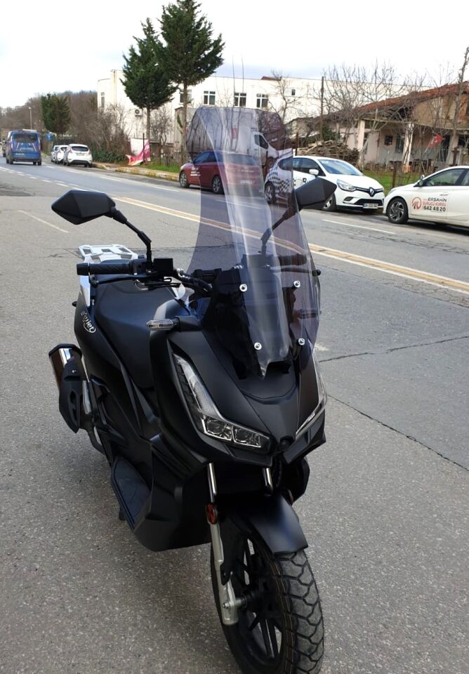 MOTOCAM Salcano Wind 150 Ön Cam 2023-2026 Model 75cm Füme Renkli 4mm