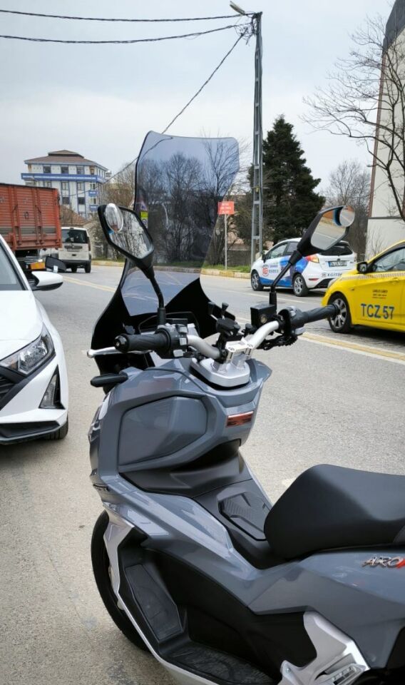 MOTOCAM Arora Max T Ön Cam 2022-2026 Model 78cm Füme Renkli 4mm UZUN