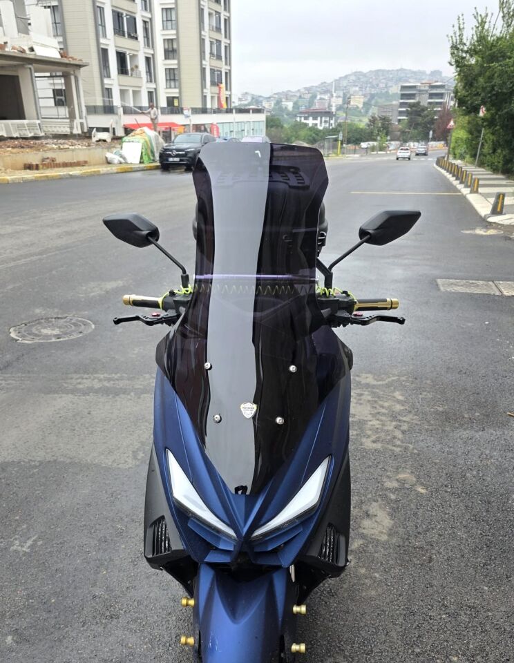 MOTOCAM Arora Max T Ön Cam 2022-2026 Model 78cm Siyah Renkli 4mm UZUN