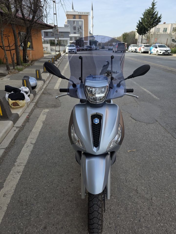 Piaggio Medley 150 S Ön Cam 2021,2025 Model 54cm