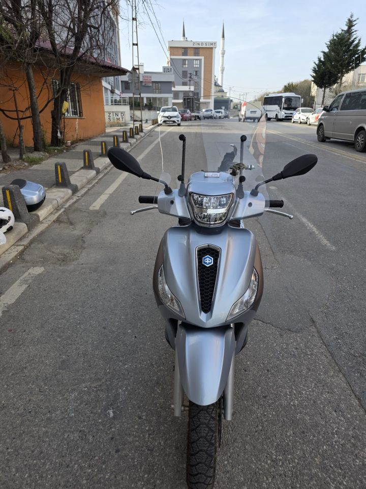 Piaggio Medley 150 S Ön Cam 2021,2025 Model 54cm