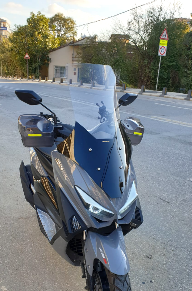 MOTOCAM Arora Max T Ön Cam 2022-2026 Model 78cm Şeffaf Renkli 4mm UZUN