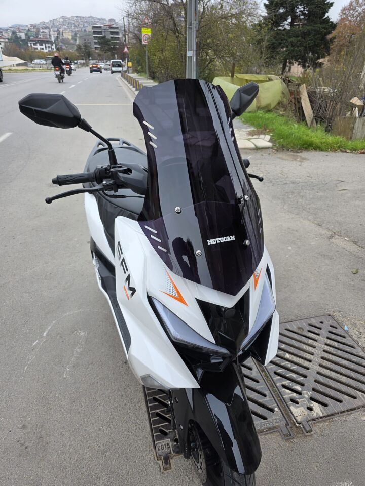 MOTOCAM SFM Lahos Ön Cam 2024-2026 Model 55cm Siyah Renkli 4mm