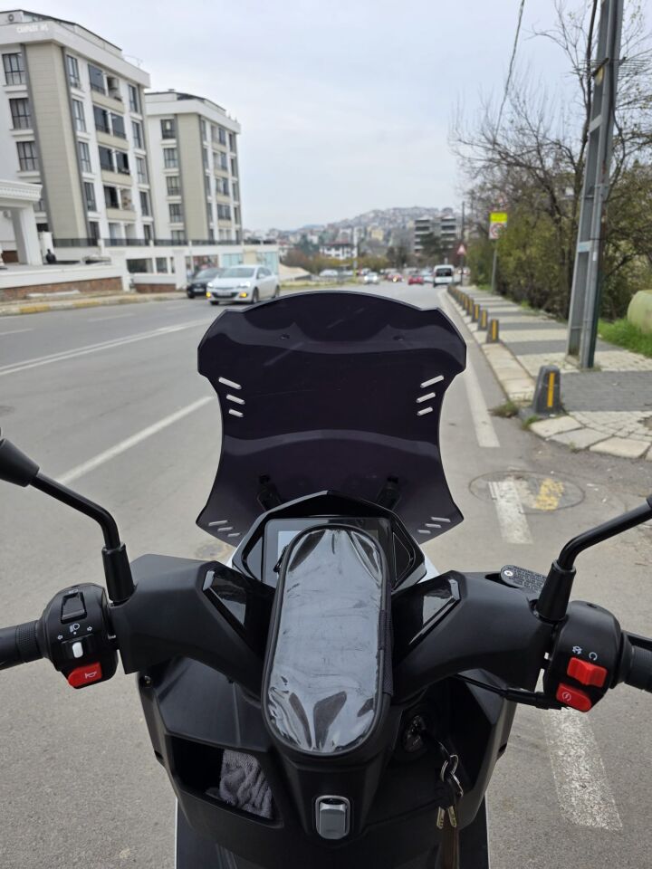 MOTOCAM SFM Lahos Ön Cam 2024-2026 Model 55cm Siyah Renkli 4mm