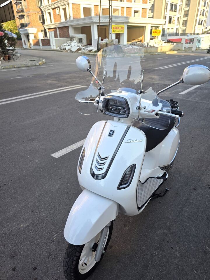 MOTOCAM Arora Safari 125 Ön Cam 2021-2026 Model 37cm Şeffaf Renkli 4mm APARATSIZ