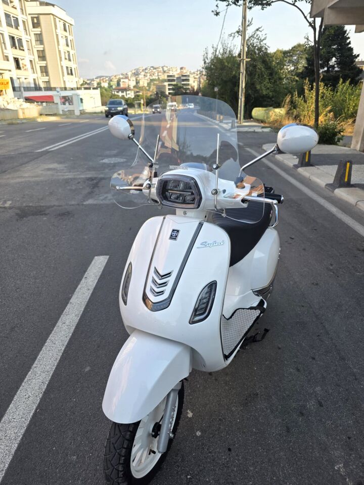 MOTOCAM Arora Safari 125 Ön Cam 2021-2026 Model 37cm Şeffaf Renkli 4mm APARATSIZ