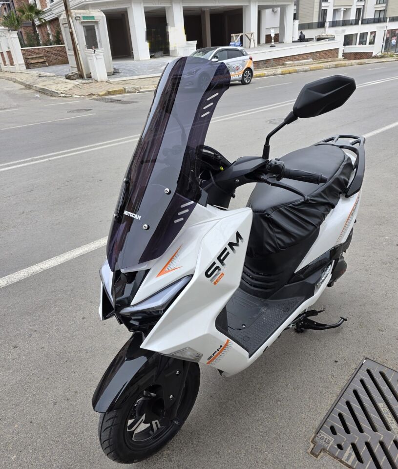 MOTOCAM SFM Lahos Ön Cam 2024-2026 Model 65cm Siyah Renkli 4mm