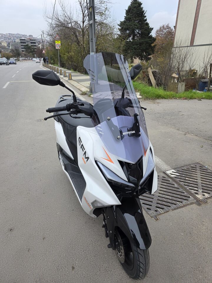 MOTOCAM SFM Lahos Ön Cam 2024-2026 Model 75cm Füme Renkli 4mm