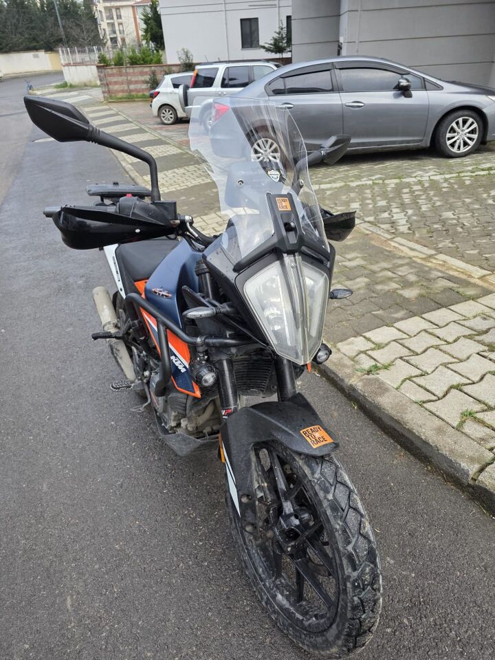 MOTOCAM KTM 890 Adv Ön Cam 2021-2023 Model 44cm Şeffaf Renkli 3mm APARATSIZDIR